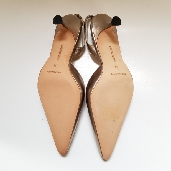 Manolo Blahnick Gold Metallic Leather Slingback - Picture 4 of 7
